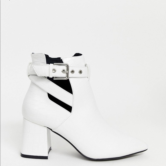 Simply Be wide fit white croc strap heel size 9 - Picture 2 of 5